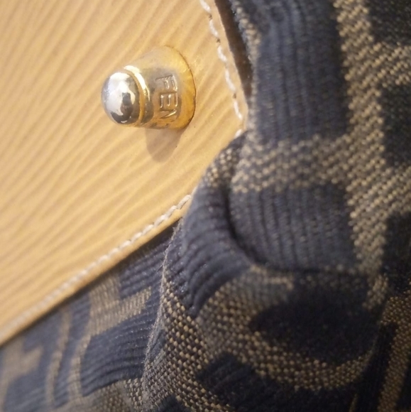 Fendi duffle bag - Picture 13 of 16